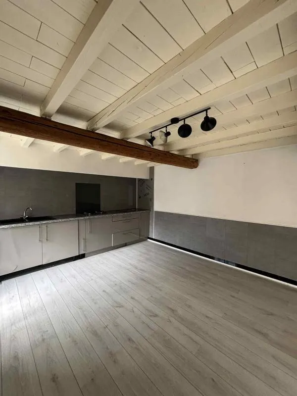 Cuisine - Maison de Village avec Garage à Proximité