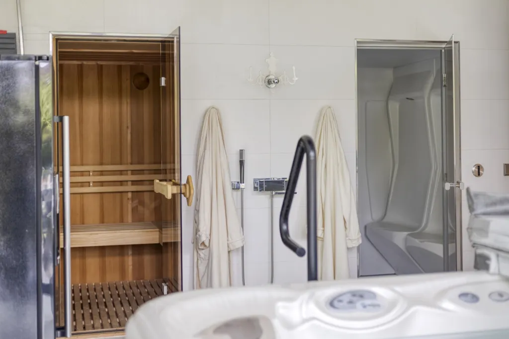 Pièces - Dual Living Villa with Spa in Borne