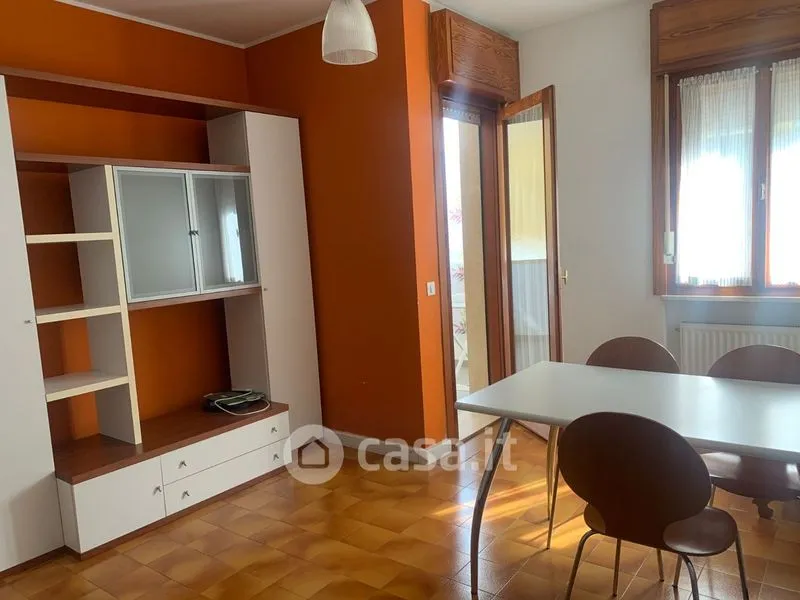 Salle à manger - Fully Furnished Studio with Veranda in Udine