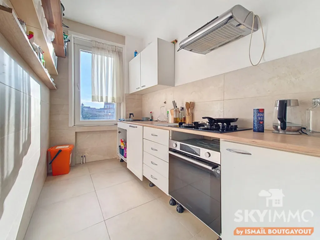 Cucina - Renovated Flat with Terrace in Jette