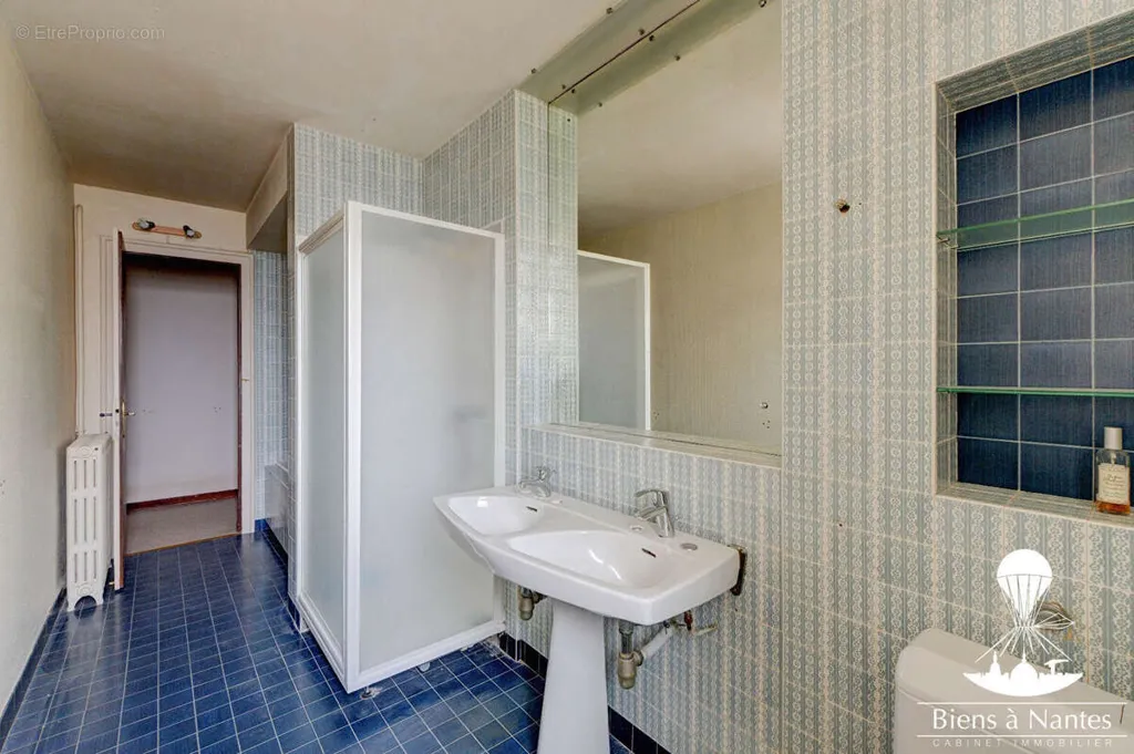 Vannitoad - T5 Apartment with Parking in Monselet, Nantes