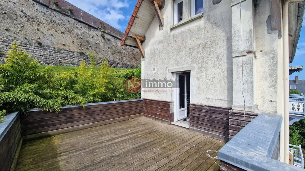 Terrasse - Maison Atypique en Centre-Ville de Dieppe