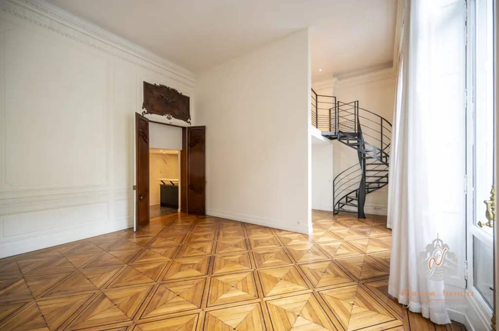 Séjour - Appartement Luxueux avec Parquet Versailles à Paris