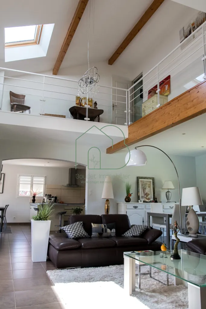Séjour - Maison Contemporaine avec Piscine à Flagnac