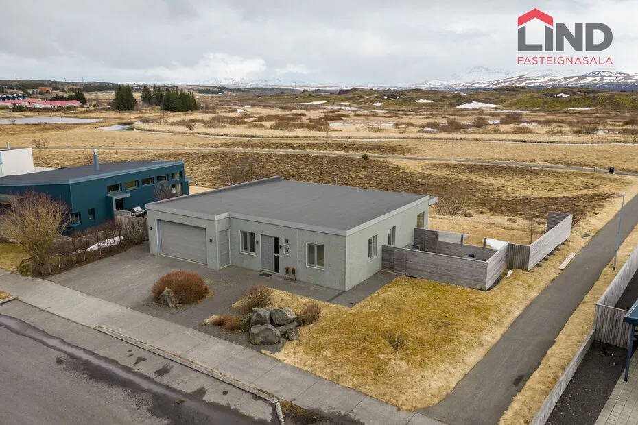 Õhuvaade - House with Large Garage in Reykjavík