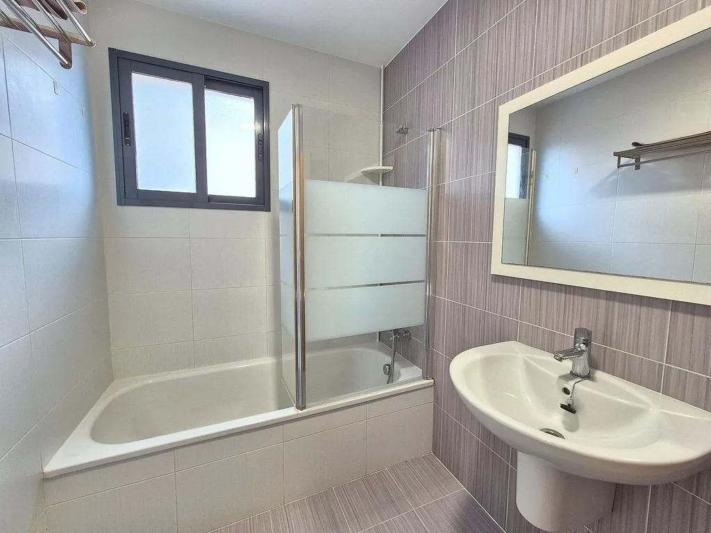 Salles de bain - Modern Chalet with Pool near Daimús Beach
