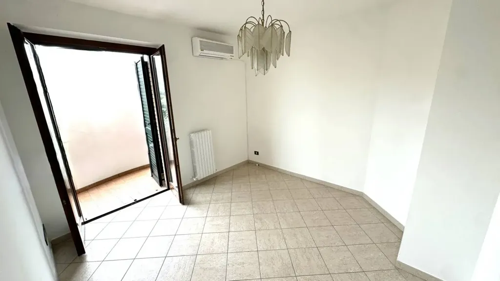 Rooms - Modernised Apartment with Balcony in Fermo
