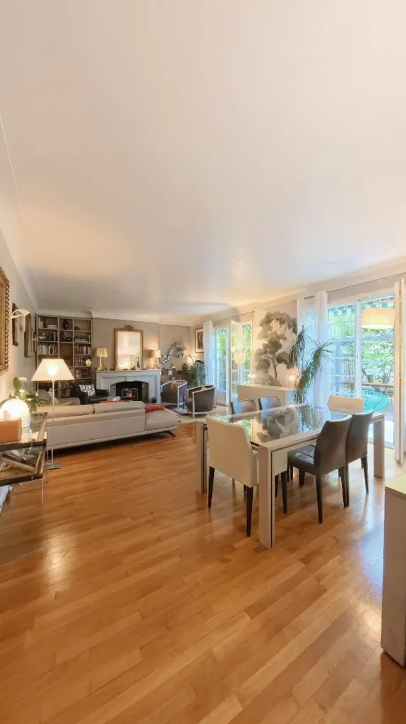8-toaline maja asukohas Maisons-Alfort