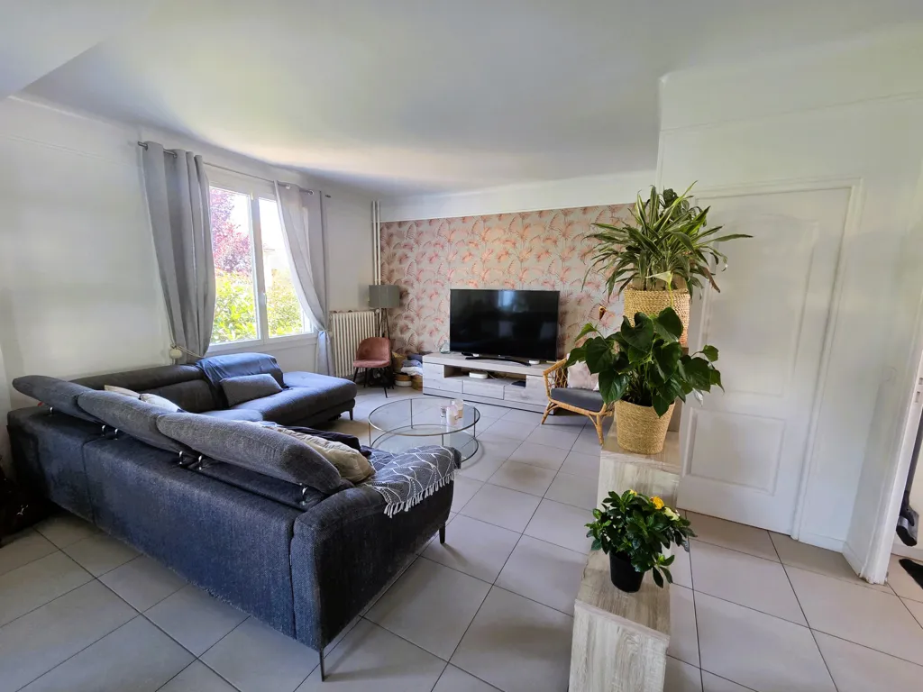 Séjour - Maison Individuelle avec Hauteurs de Plafond à Savigny-sur-Orge