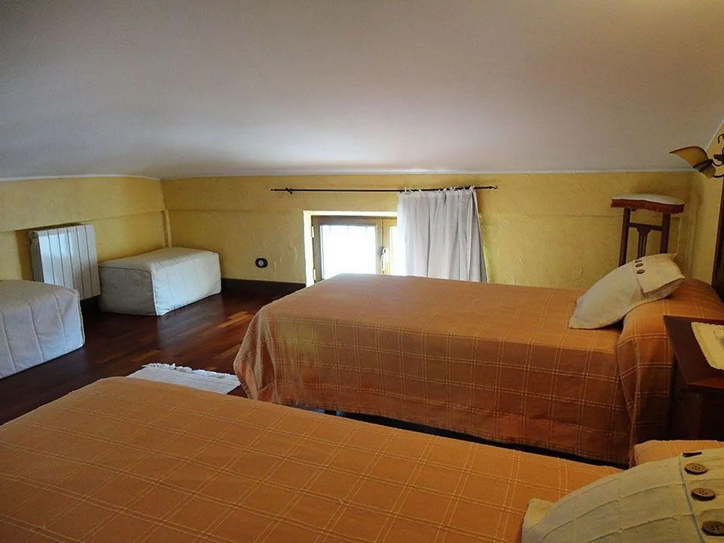 Chambres - Adosado with Rustic Decor in Riocavado de la Sierra