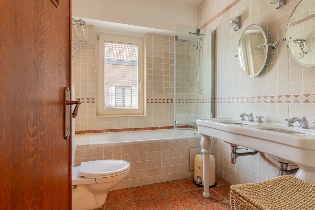 Salles de bain - Maison de 4 Chambres à RUMST