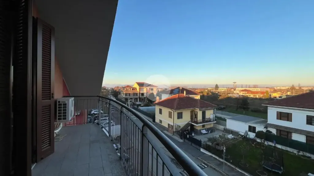 Rõdu - Apartment with Balcony in Carmagnola