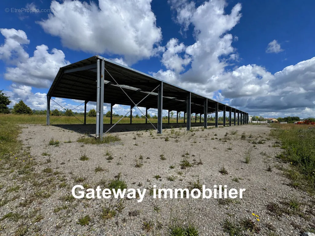Giardino - Warehouse with Photovoltaic Roof in Aigueperses