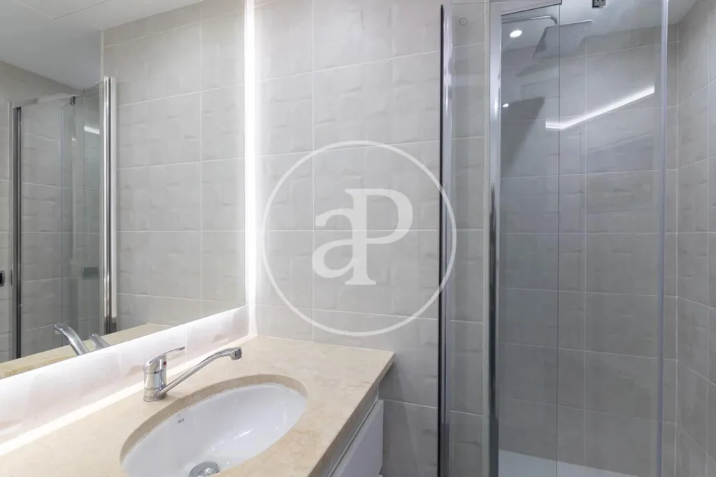 Vannitoad - Modernised Attic Apartment with Terrace in Eixample Dreta