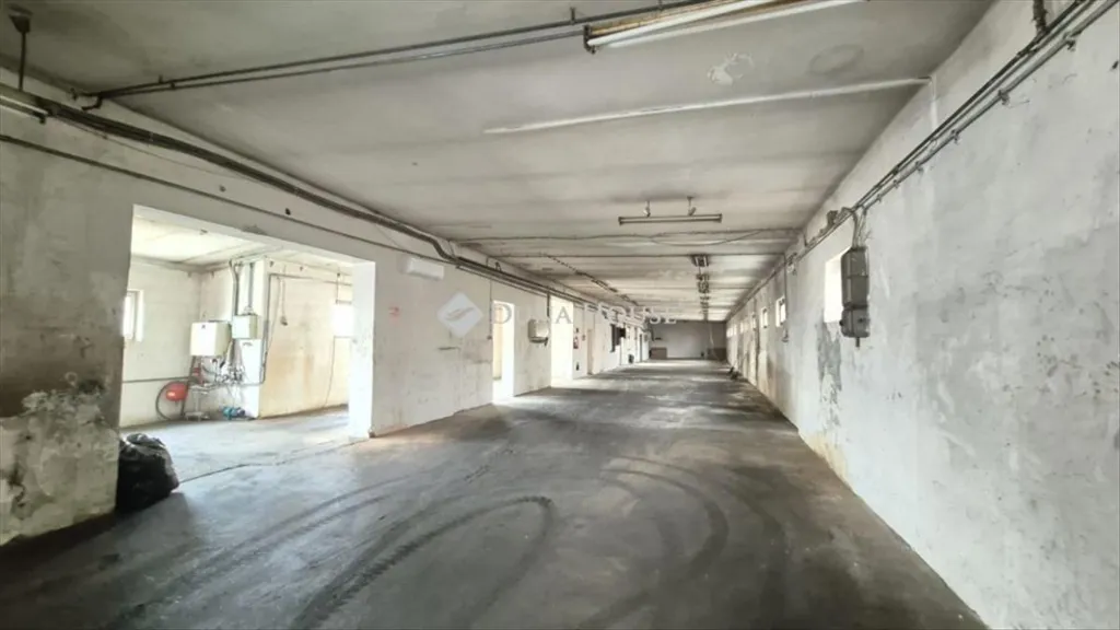 Garage - Warehouse for Sale with Yard in Kecskemét