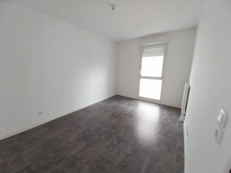 Pièces - Appartement 2 Pièces avec Balcon à Orléans