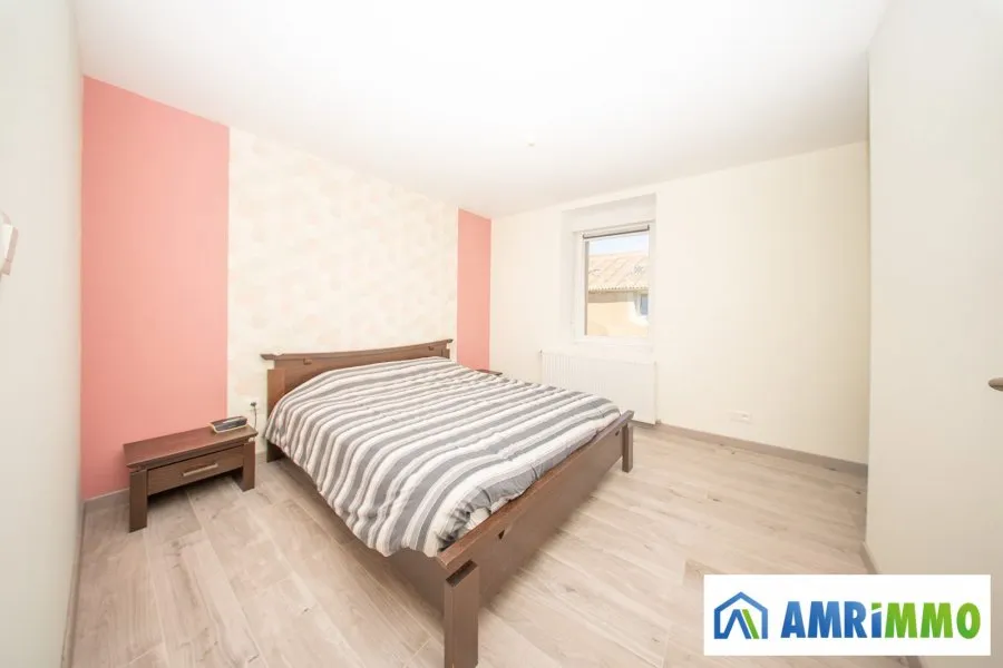Chambres - Maison Rénovée avec Jardin à Mercy-le-Haut