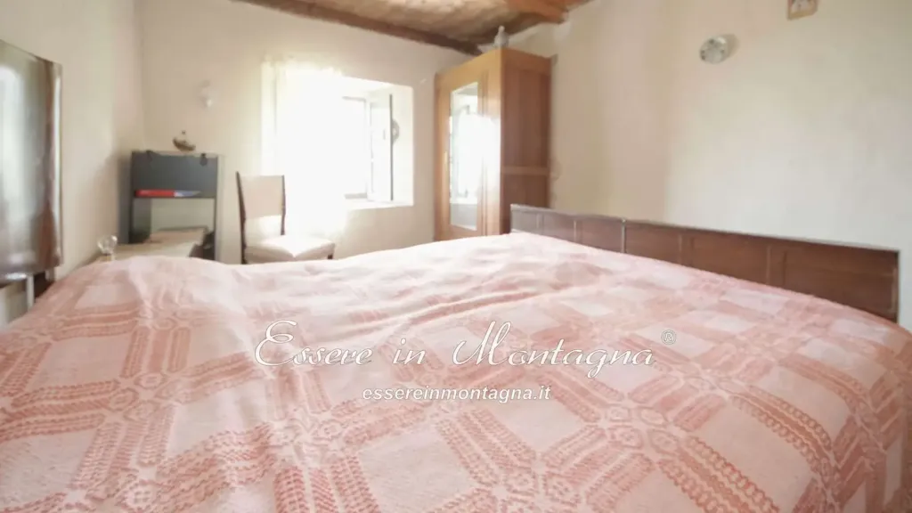 Bedrooms - House Portion with Mountain View in Fanano