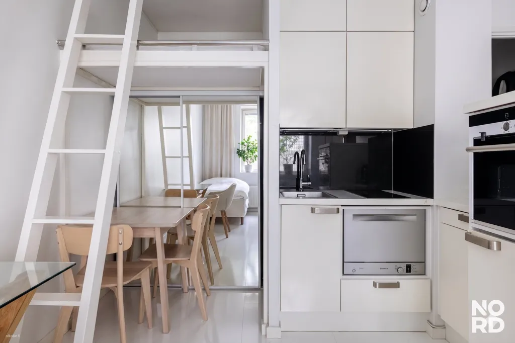 Cucina - Historic Flat with Balcony in Helsinki Centre