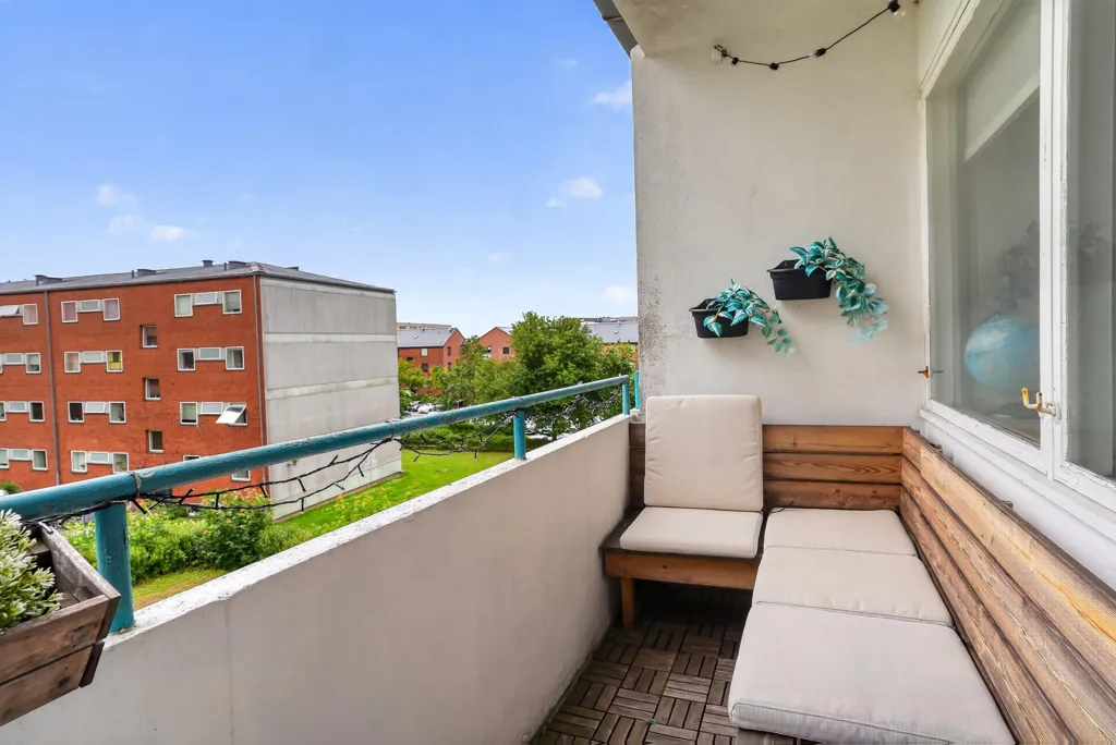 Balcon - Apartment with Balcony in Central Søborg