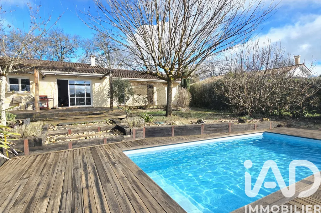 Bassein - House with Pool in Camblanes-et-Meynac