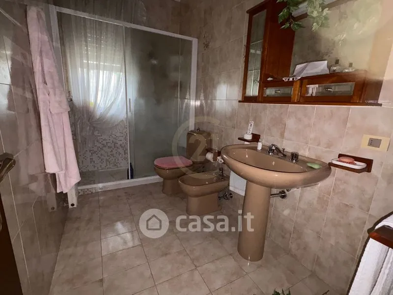 Vannitoad - Four-Room Apartment in Quiet Area, Catania
