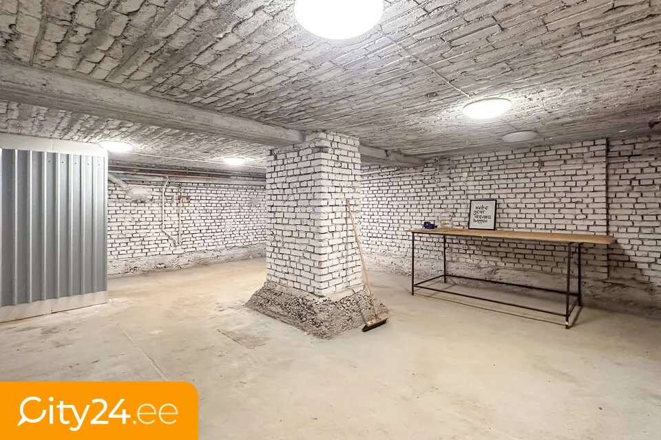 Garage - Warehouse with Office Space in Riga Centre