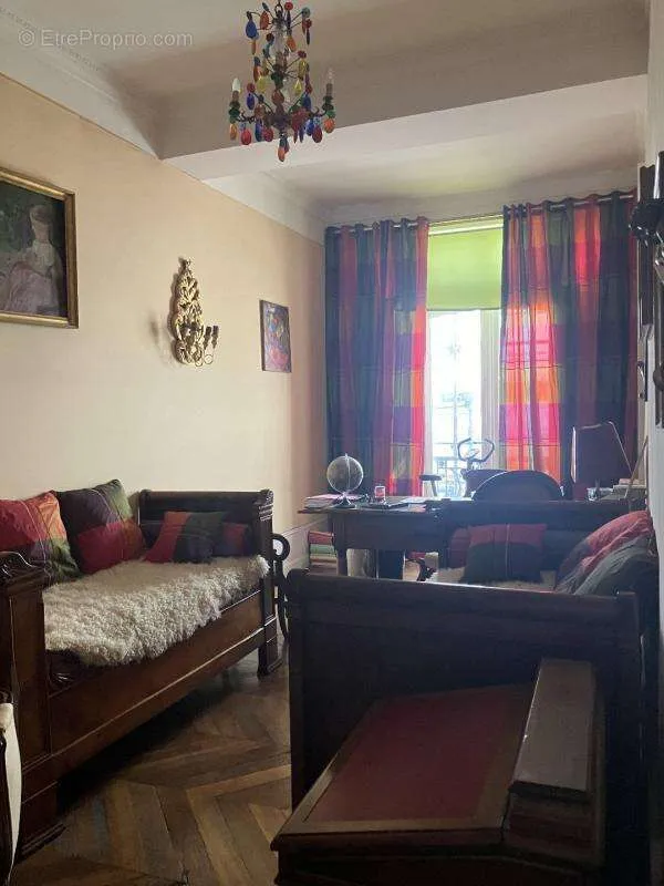 Elutuba - 5-Piece Apartment with Balcony in Lyon 2ème