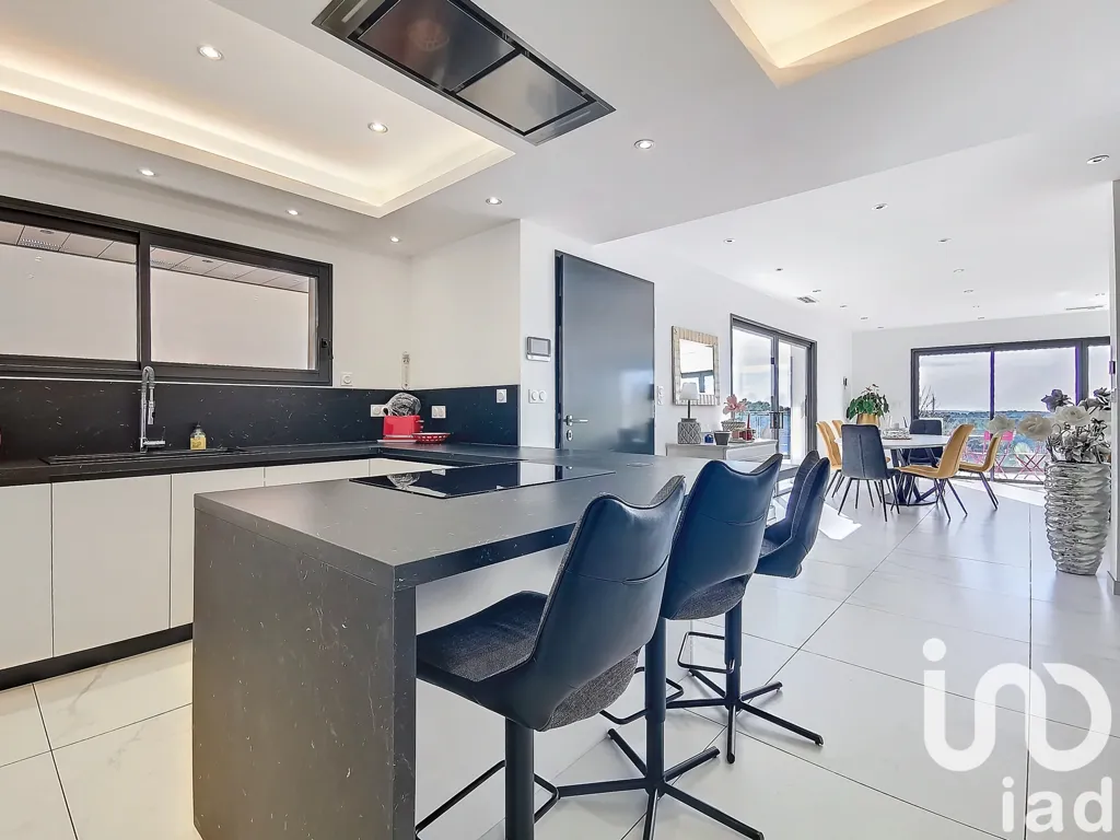 Cuisine - Villa d'Architecte avec Vue Panoramique à Nîmes