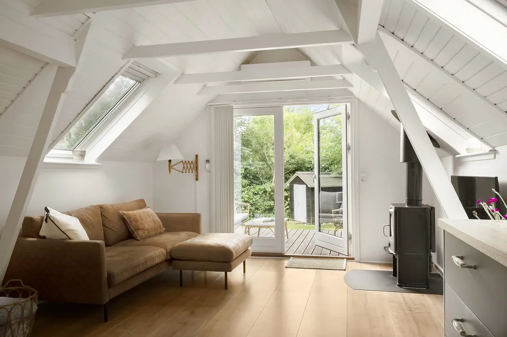 Toad - Vacation Home with Large Garden in Struer