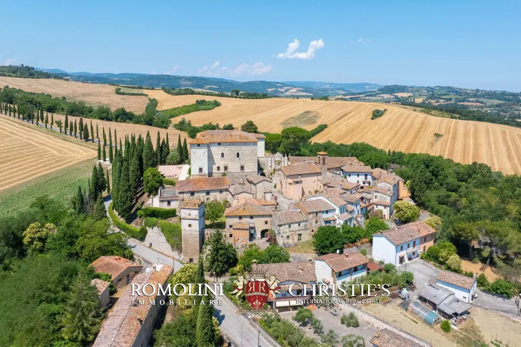 Õhuvaade - Historic Estate with Castle in Umbria