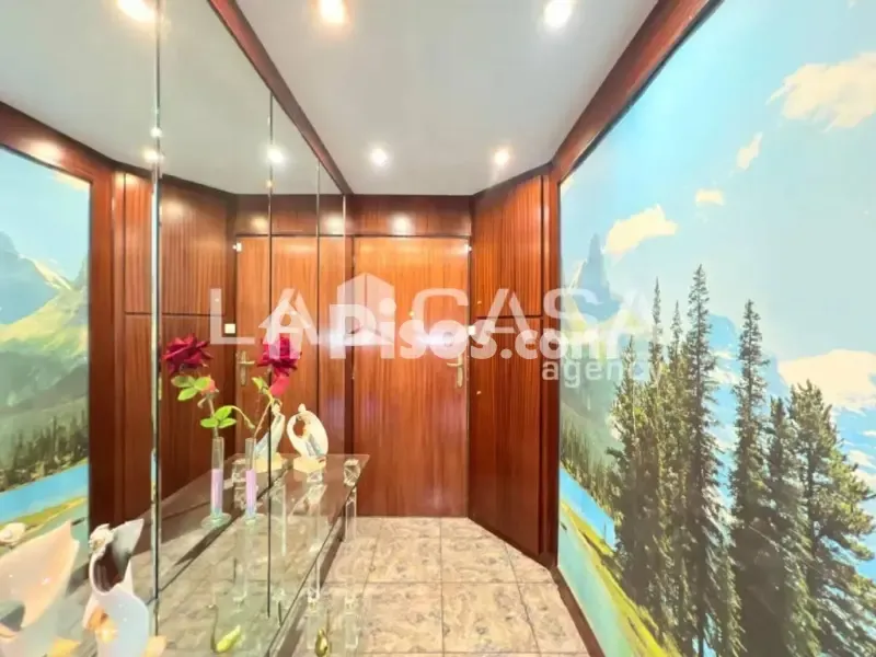 Entrée - Flat with 3 Bedrooms near Gorg Metro