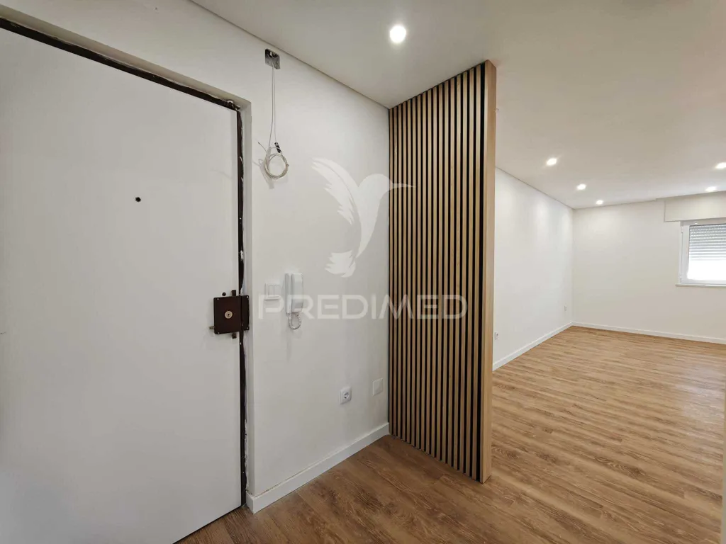 Esik - Remodelled T3 Apartment with Central Location in Coruche