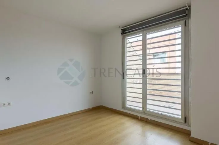 Pièces - Duplex Attic with Terrace in Puente de Vallecas