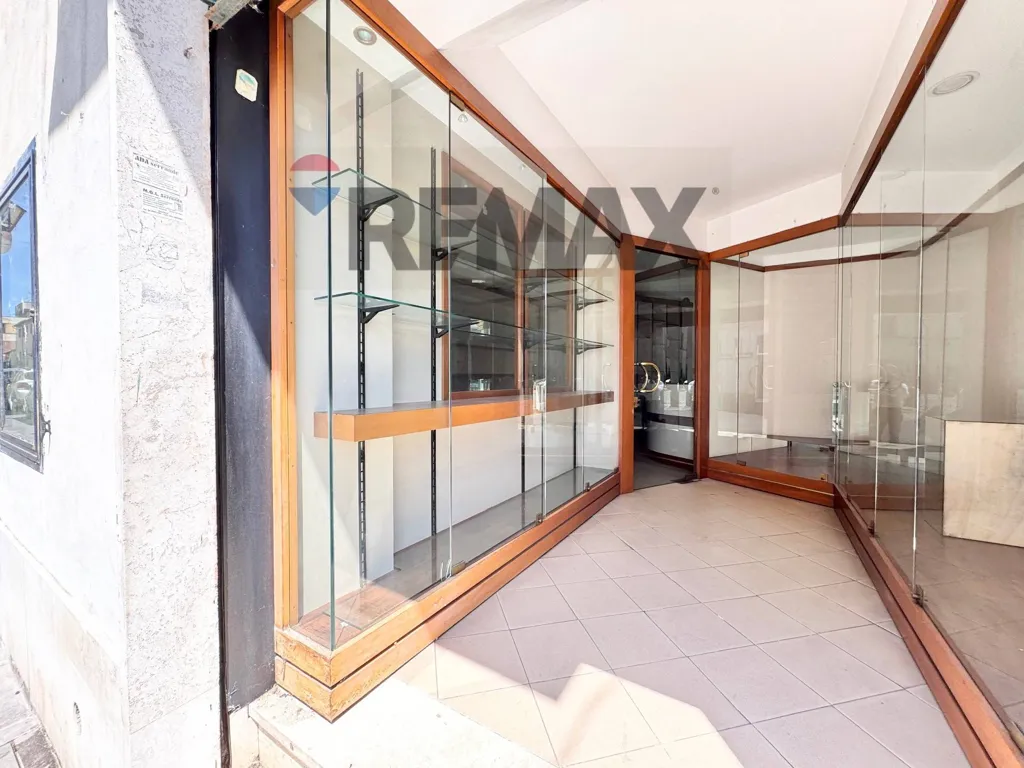 Extérieur - Commercial Space with Conversion Potential in Manziana