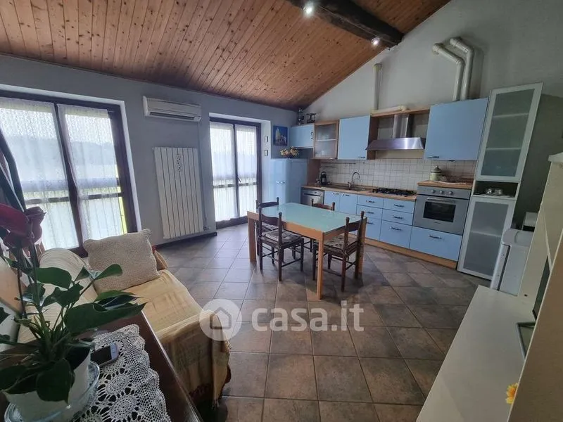 Söögituba - Duplex with Balcony in Limbiate Centre
