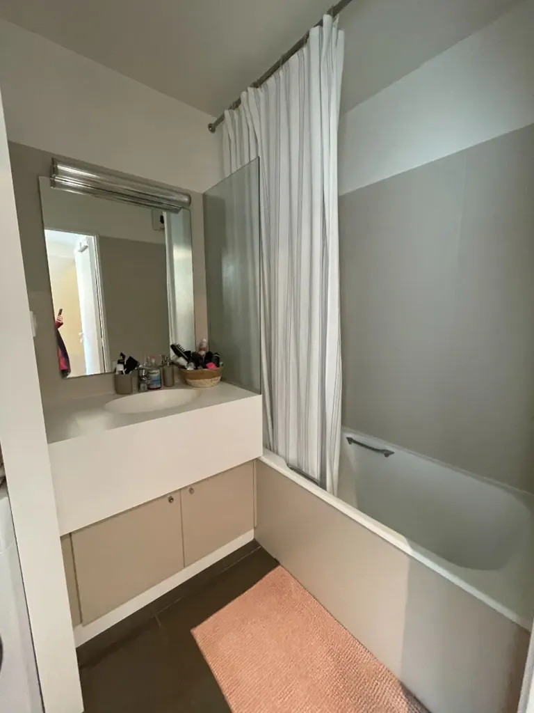 Salles de bain - Appartement 2 Pièces avec Balcon à Rueil-Malmaison