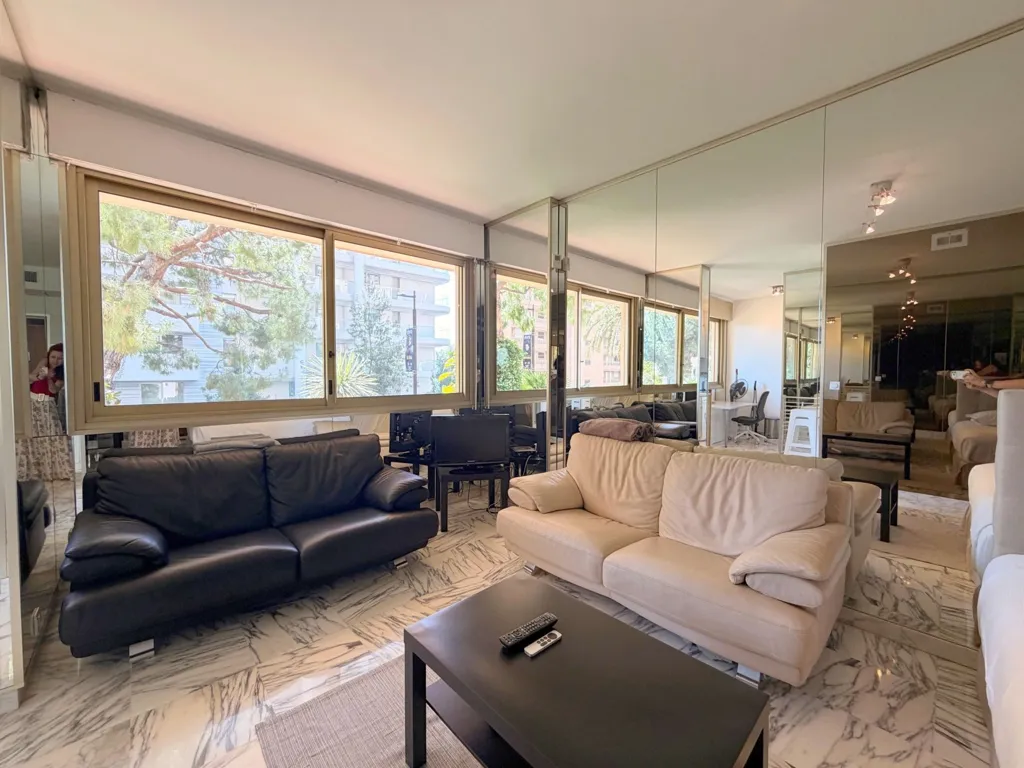 Soggiorno - Luxury 1-Bedroom Apartment in Monaco