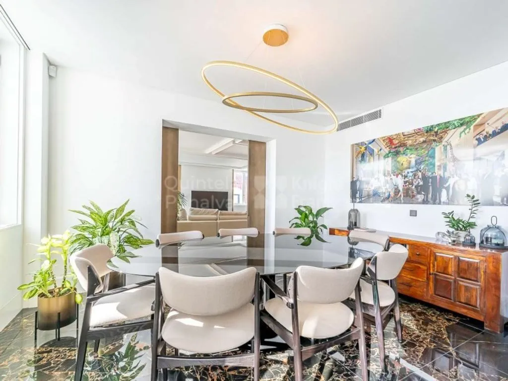 Dining Room - Luxury Apartment with River View in Chiado, Lisbon