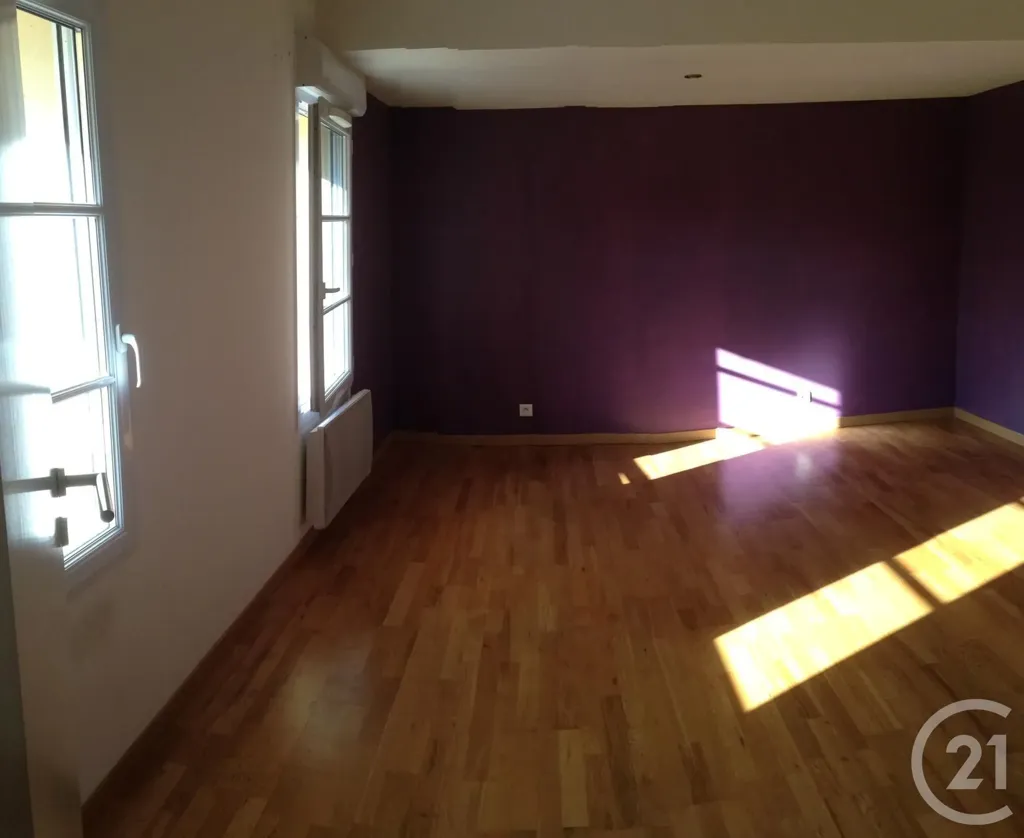 Toad - Duplex Apartment with Terrace in Sermaises