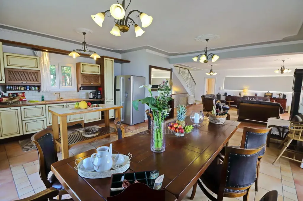 Söögituba - Beachfront Villa with Private Beach in Corfu