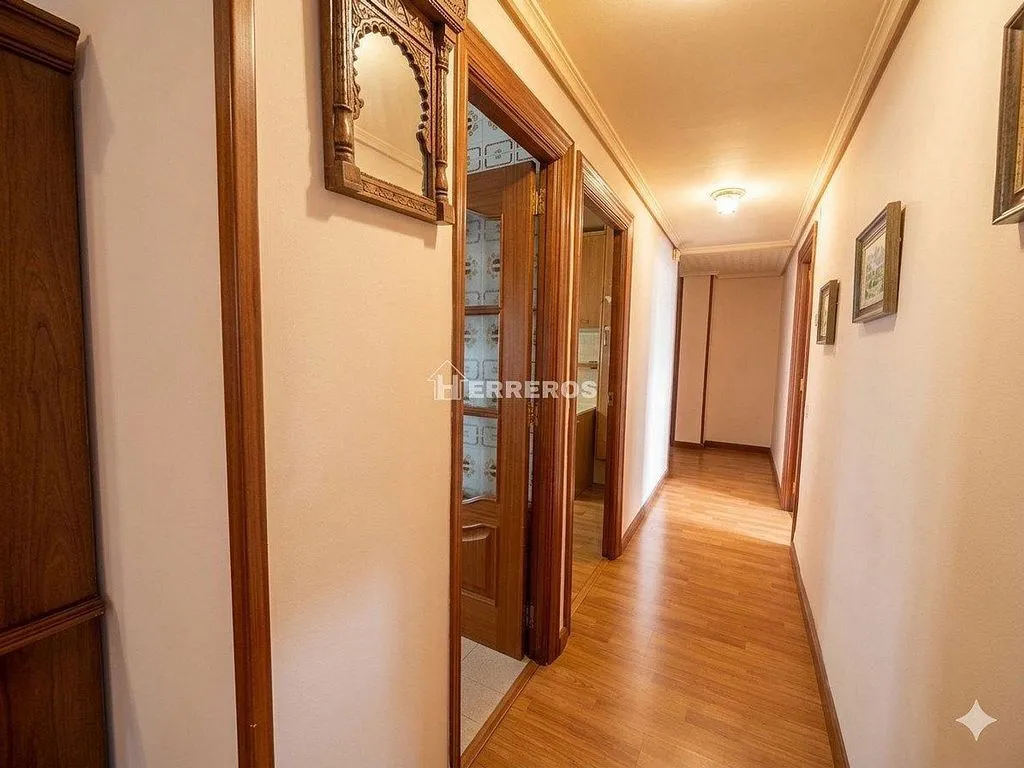 Esik - Apartment for Renovation with East View in Logroño Centre