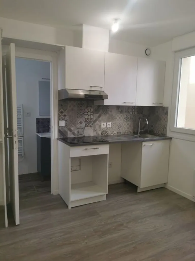 Cucina - Studio with Kitchen in Bagneux