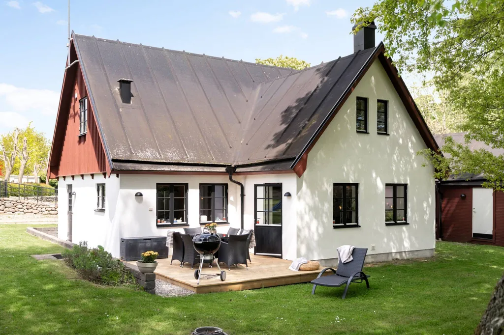 Välivaade - Traditional-Style Villa in Äspö Kyrkby