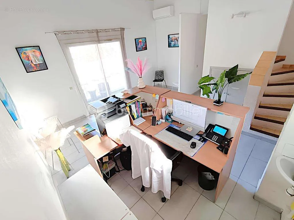 Kabinet - Medical Office with Parking in La Seyne-sur-Mer