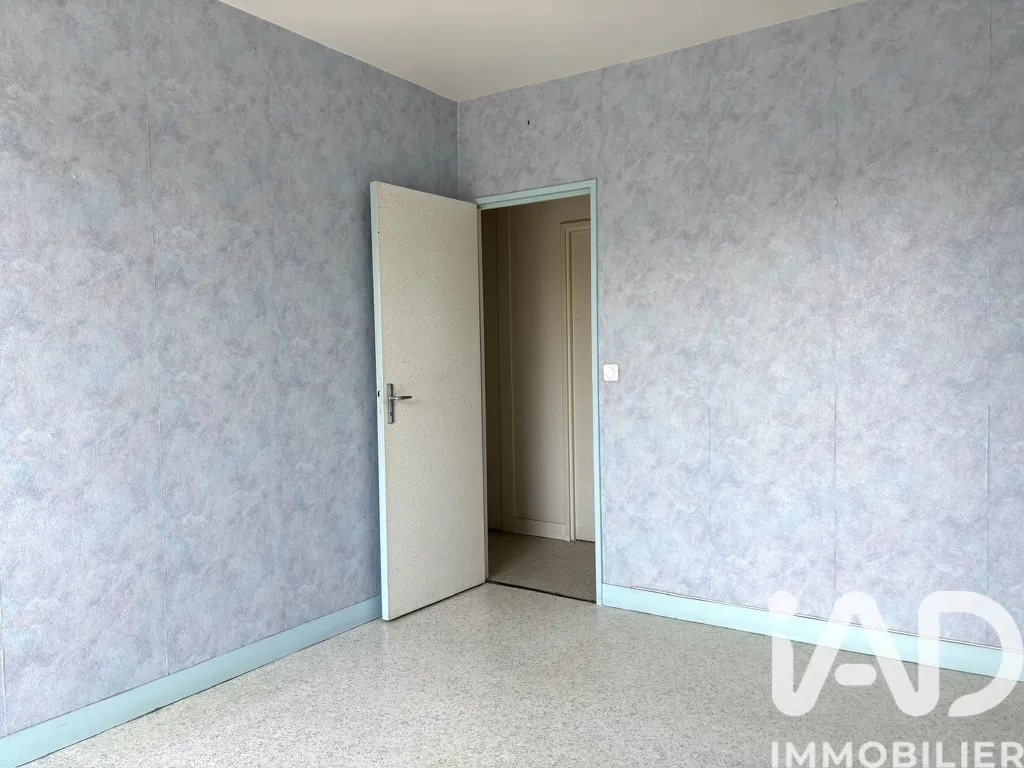 Toad - 3-Bed Apartment with Garden Access in Senlis