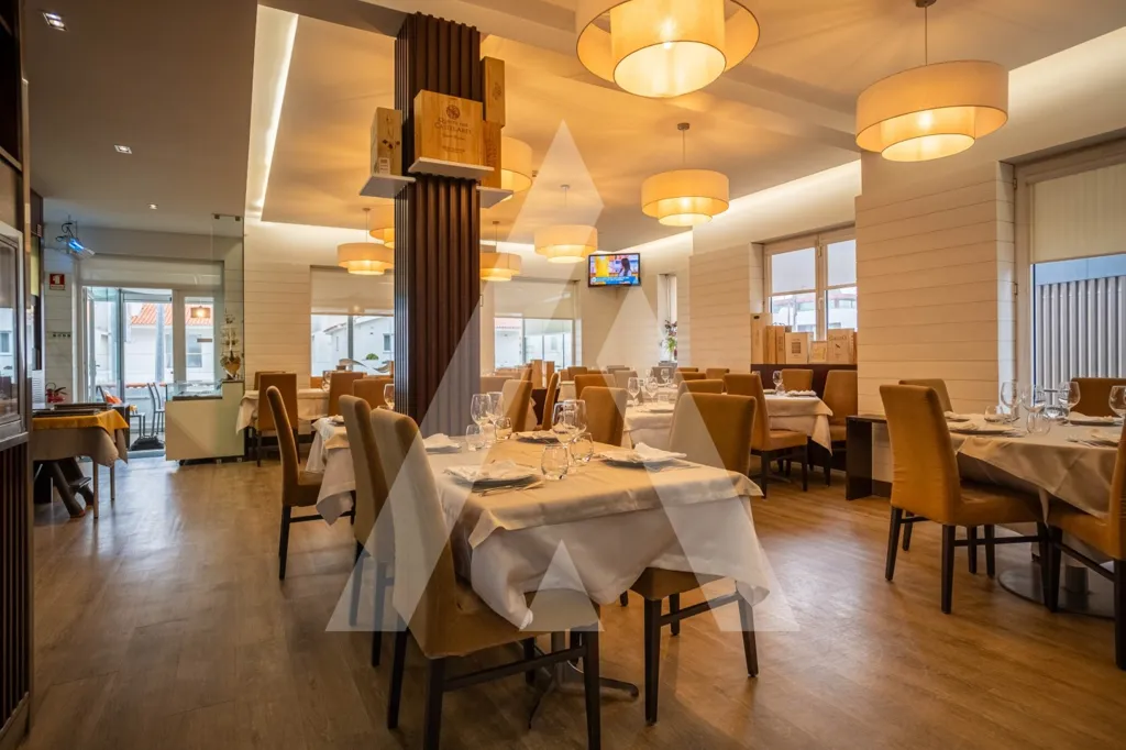 Söögituba - Established Restaurant with Sea View in Costa Nova