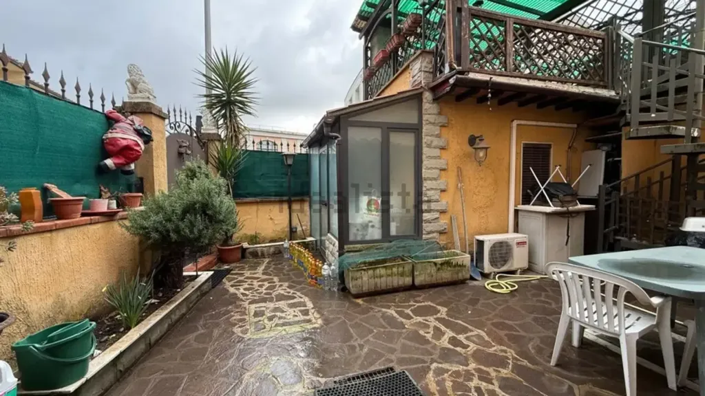 Terrasse - Triplex with Private Garden in Scandicci
