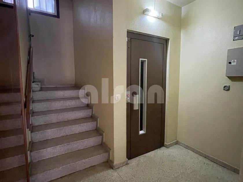 Pièces - Apartment with Large Windows in Vigo