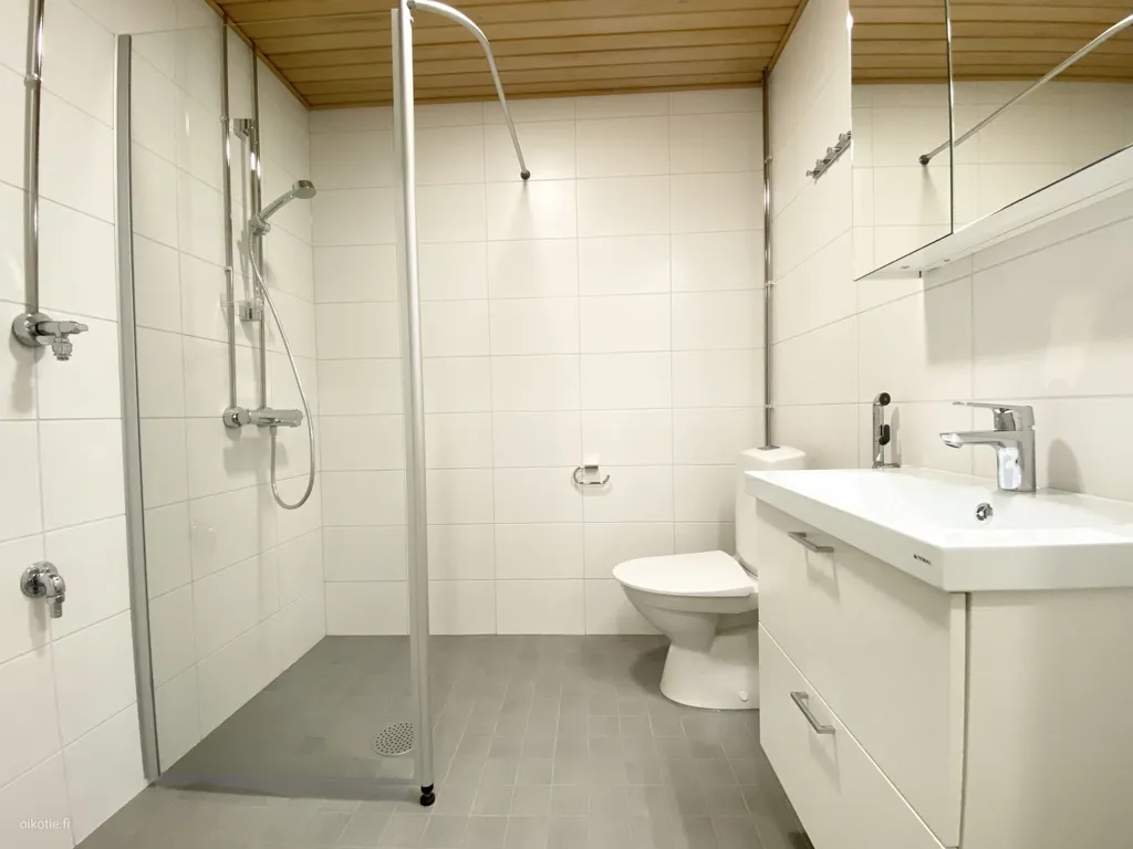 Salles de bain - East-Facing Balcony Flat in Tampere
